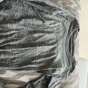 Lululemon Long sleeve Swifty size 6